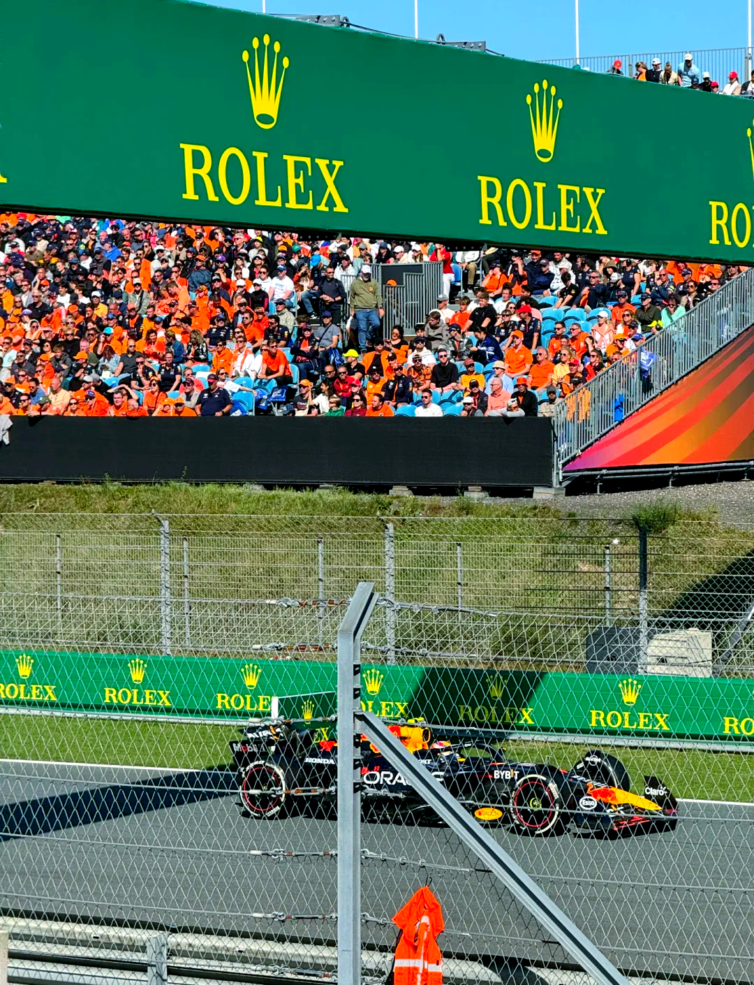F1车队迎来主场大胜，T1表现抢眼